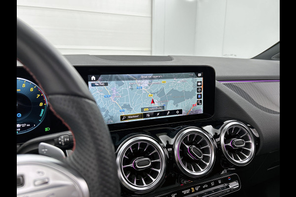 Mercedes-Benz GLA 250 e AMG Plug-In Hybride Panoramadak | 5 spaaks lichtmetalen velgen | elect. bed. Voorstoelen met memory | Trekhaak wegklapbaar | Navigatie | Parkig support met camera achter Inclusief 24 maanden Mercedes-Benz Certified garantie voor Europa.