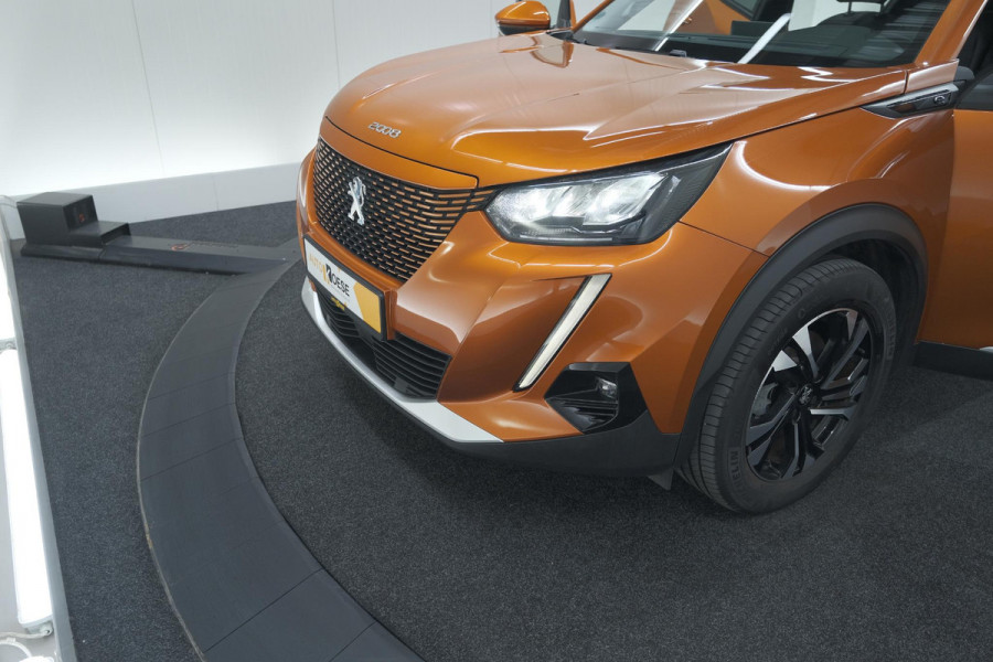 Peugeot e-2008 EV Allure Pack 50 kWh | 3 Fase Laadfunctie | Parkeersensoren | Apple Carplay | Climate Control