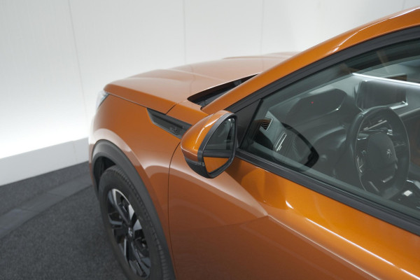 Peugeot e-2008 EV Allure Pack 50 kWh | 3 Fase Laadfunctie | Parkeersensoren | Apple Carplay | Climate Control