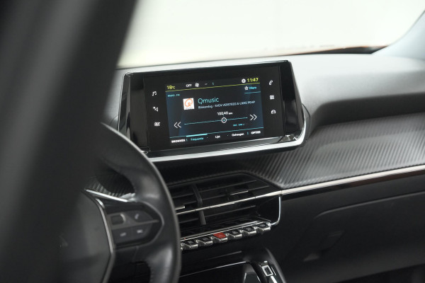 Peugeot e-2008 EV Allure Pack 50 kWh | 3 Fase Laadfunctie | Parkeersensoren | Apple Carplay | Climate Control