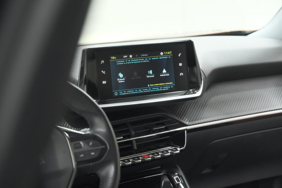 Peugeot e-2008 EV Allure Pack 50 kWh | 3 Fase Laadfunctie | Parkeersensoren | Apple Carplay | Climate Control
