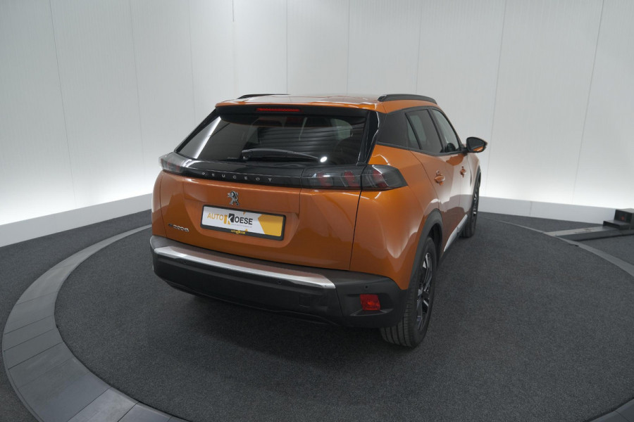 Peugeot e-2008 EV Allure Pack 50 kWh | 3 Fase Laadfunctie | Parkeersensoren | Apple Carplay | Climate Control