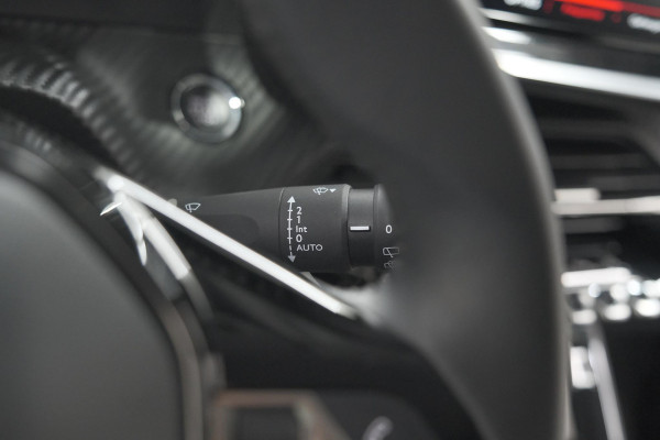 Peugeot 2008 PureTech 102 Allure Pack | Camera | Apple Carplay | Parkeersensoren