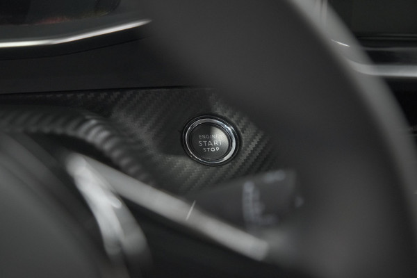 Peugeot 2008 PureTech 102 Allure Pack | Camera | Apple Carplay | Parkeersensoren