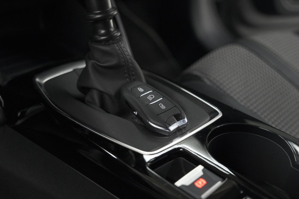 Peugeot 208 PureTech 100 GT | Camera | Adaptieve Cruise Control | Navigatie | Apple Carplay