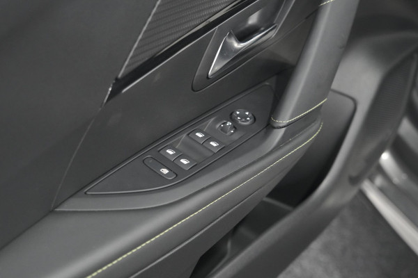 Peugeot 208 PureTech 100 GT | Camera | Adaptieve Cruise Control | Navigatie | Apple Carplay