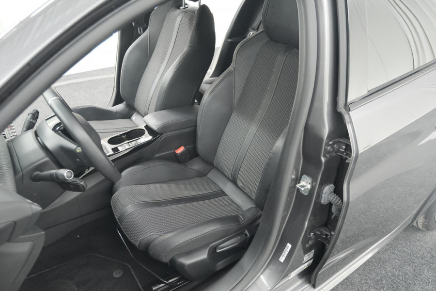 Peugeot 208 PureTech 100 GT | Camera | Adaptieve Cruise Control | Navigatie | Apple Carplay