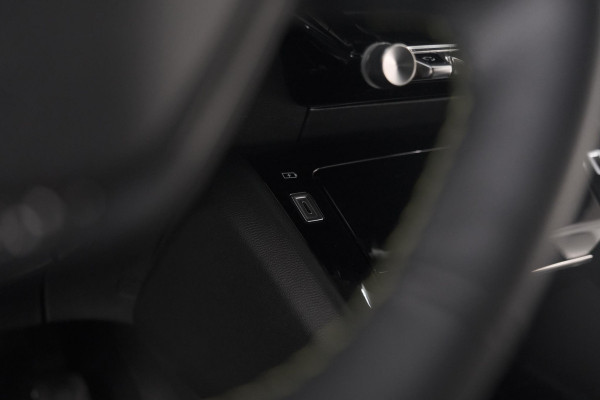 Peugeot 208 PureTech 100 GT | Camera | Adaptieve Cruise Control | Navigatie | Apple Carplay