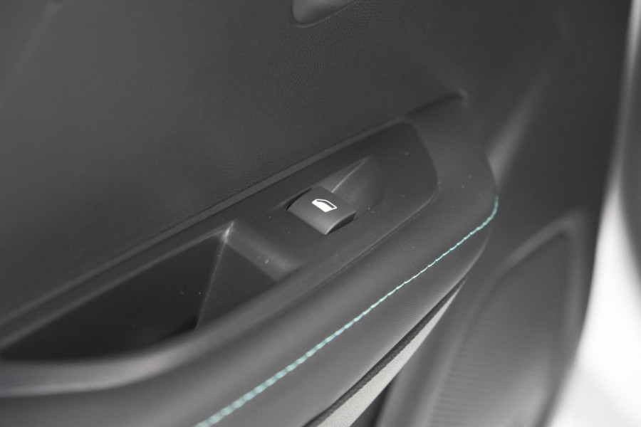 Peugeot 208 PureTech 100 Allure Pack | Camera | Adaptieve Cruise Control | Apple Carplay | Stoelverwarming