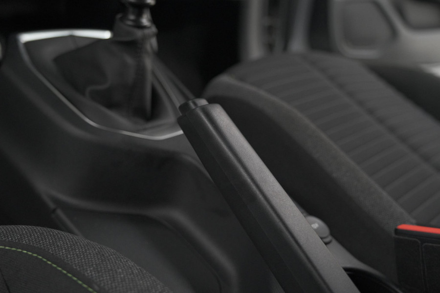 Peugeot 208 PureTech 100 Active | Parkeersensoren | Navigatie | Apple Carplay