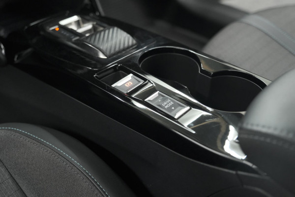 Peugeot 208 PureTech 100 EAT8 Allure Pack | Camera | Apple Carplay | Parkeersensoren