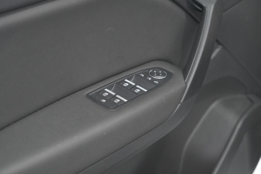 Renault Captur TCe 90 Intens | Trekhaak | Camera | Navigatie | Parkeersensoren | Apple Carplay