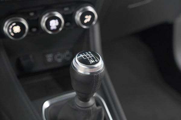 Renault Captur TCe 90 Intens | Trekhaak | Camera | Navigatie | Parkeersensoren | Apple Carplay