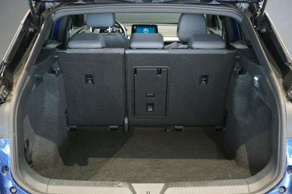 Volkswagen ID.4 First 77 kWh + WEGKLAPBARE TREKHAAK / STUURVERWARMING / VOORKLIMATISERING