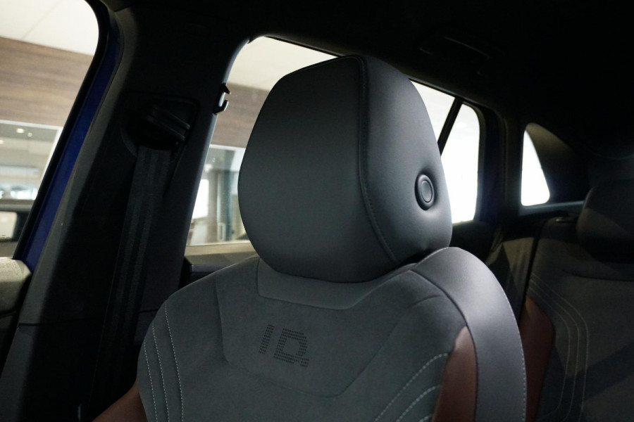 Volkswagen ID.4 First 77 kWh + WEGKLAPBARE TREKHAAK / STUURVERWARMING / VOORKLIMATISERING