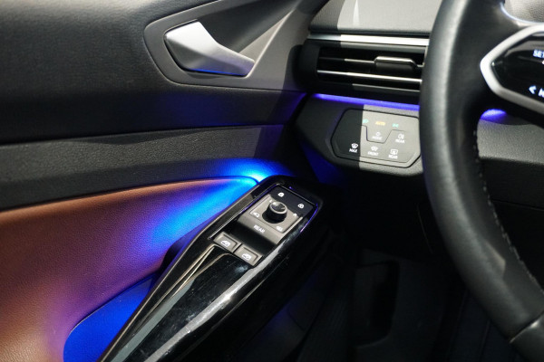 Volkswagen ID.4 First 77 kWh + WEGKLAPBARE TREKHAAK / STUURVERWARMING / VOORKLIMATISERING