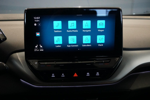 Volkswagen ID.4 First 77 kWh + WEGKLAPBARE TREKHAAK / STUURVERWARMING / VOORKLIMATISERING