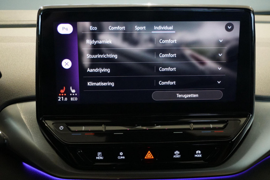 Volkswagen ID.4 First 77 kWh + WEGKLAPBARE TREKHAAK / STUURVERWARMING / VOORKLIMATISERING