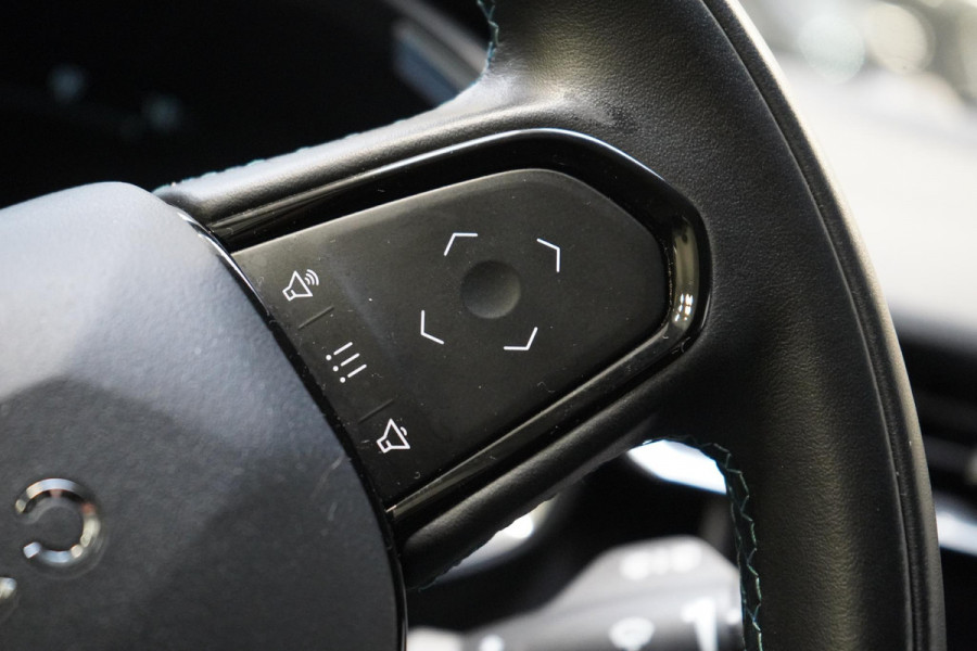 Lynk & Co 01 1.5 | Zwart optiek | Panoramadak | Navigatie | Memory | Apple CarPlay