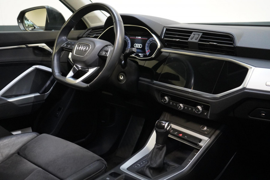 Audi Q3 Sportback 35 TFSI S Edition | Trekhaak | Panoramadak | Apple Carplay | Stoelverwarming | Drive Select