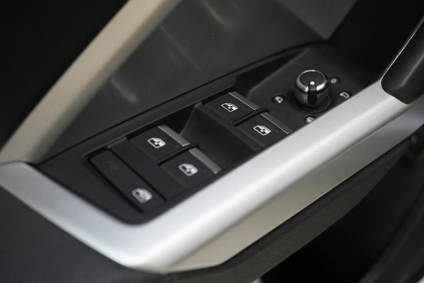 Audi Q3 Sportback 35 TFSI S Edition | Trekhaak | Panoramadak | Apple Carplay | Stoelverwarming | Drive Select