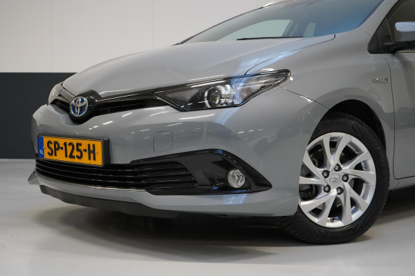 Toyota Auris Touring Sports 1.8 Hybrid Energy Plus | Trekhaak | Dealer onderhouden | Navigatie | Cruise control | All-seasonbanden |