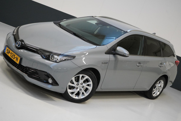 Toyota Auris Touring Sports 1.8 Hybrid Energy Plus | Trekhaak | Dealer onderhouden | Navigatie | Cruise control | All-seasonbanden |