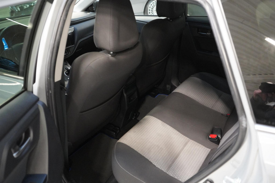 Toyota Auris Touring Sports 1.8 Hybrid Energy Plus | Trekhaak | Dealer onderhouden | Navigatie | Cruise control | All-seasonbanden |
