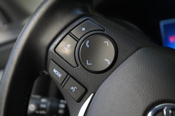 Toyota Auris Touring Sports 1.8 Hybrid Energy Plus | Trekhaak | Dealer onderhouden | Navigatie | Cruise control | All-seasonbanden |