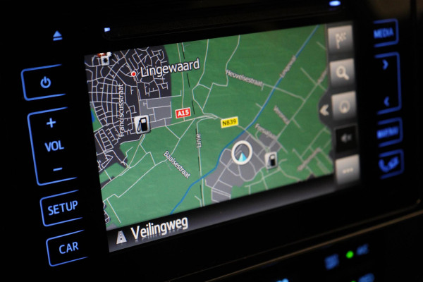 Toyota Auris Touring Sports 1.8 Hybrid Energy Plus | Trekhaak | Dealer onderhouden | Navigatie | Cruise control | All-seasonbanden |