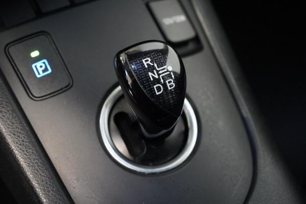 Toyota Auris Touring Sports 1.8 Hybrid Energy Plus | Trekhaak | Dealer onderhouden | Navigatie | Cruise control | All-seasonbanden |