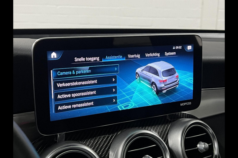 Mercedes-Benz GLC 300e 4MATIC *17.762KM | AMG | Open dak | Adaptive cruise | Stoel-/stuurverwarming