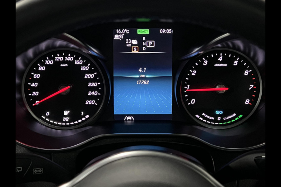 Mercedes-Benz GLC 300e 4MATIC *17.762KM | AMG | Open dak | Adaptive cruise | Stoel-/stuurverwarming