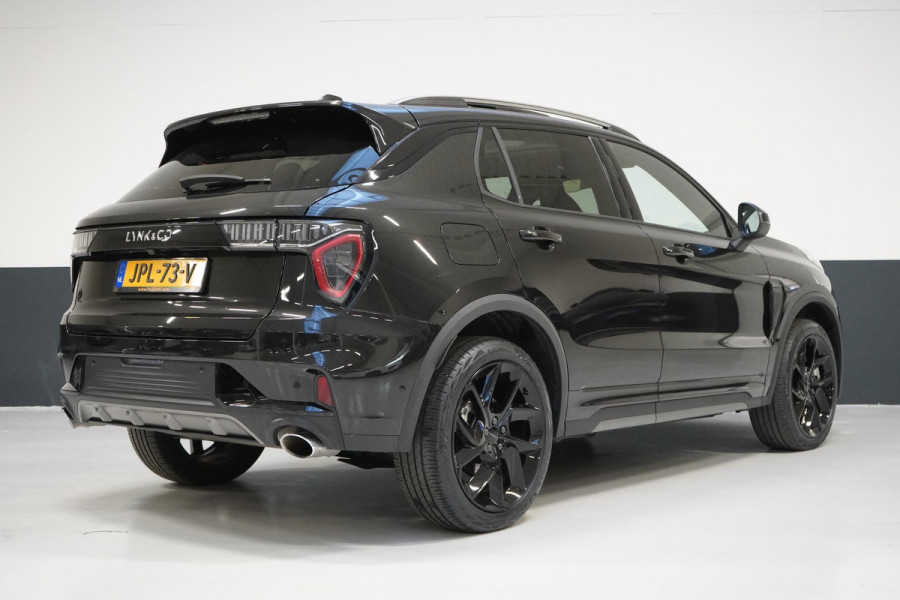Lynk & Co 01 1.5 | Zwart optiek | Panoramadak | Navigatie | Memory | Apple CarPlay