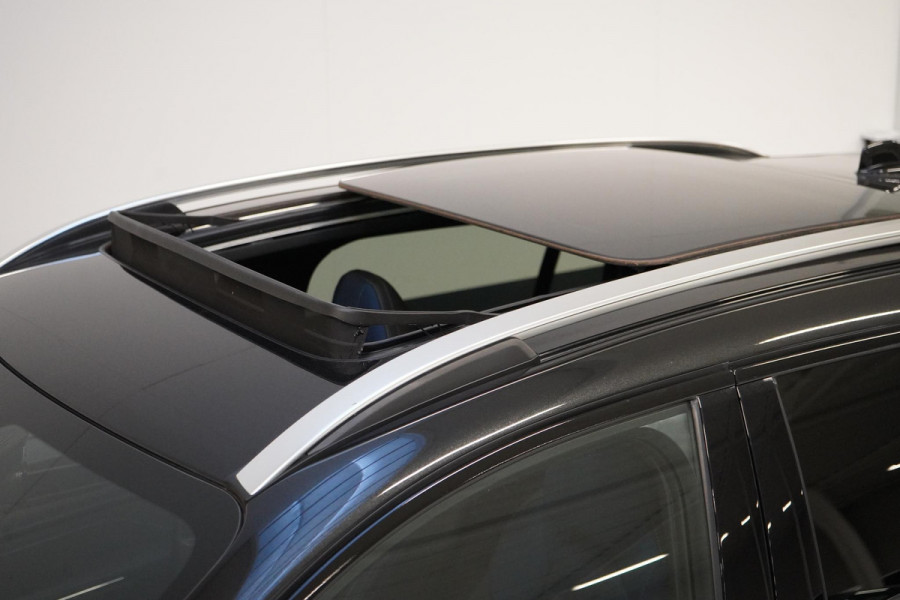 Lynk & Co 01 1.5 | Zwart optiek | Panoramadak | Navigatie | Memory | Apple CarPlay