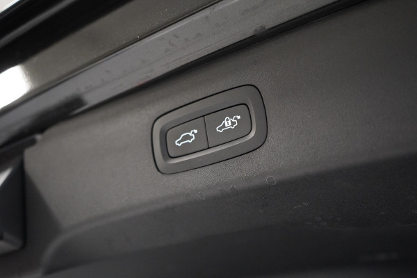 Lynk & Co 01 1.5 | Zwart optiek | Panoramadak | Navigatie | Memory | Apple CarPlay