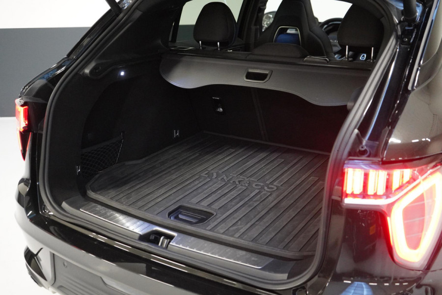 Lynk & Co 01 1.5 | Zwart optiek | Panoramadak | Navigatie | Memory | Apple CarPlay