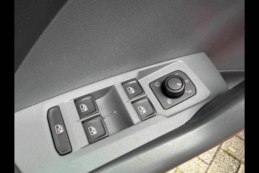 Volkswagen T-Cross 1.0 TSI Life, 1e eigenaar, NAP, CarPlay, Navi