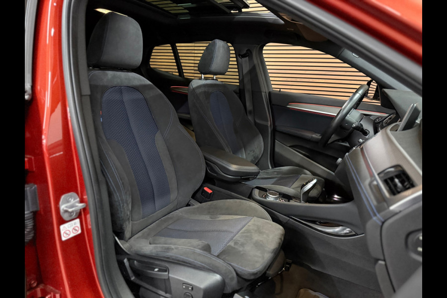 BMW X2 SDrive18i High Executive | M-Pakket | Pano | HUD | 19' inch | Alcantara | Navigatie | LED