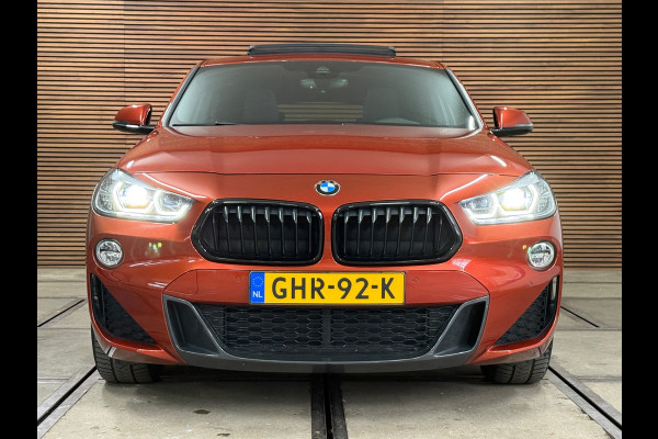BMW X2 SDrive18i High Executive | M-Pakket | Pano | HUD | 19' inch | Alcantara | Navigatie | LED
