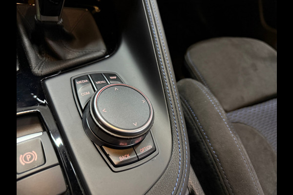 BMW X2 SDrive18i High Executive | M-Pakket | Pano | HUD | 19' inch | Alcantara | Navigatie | LED