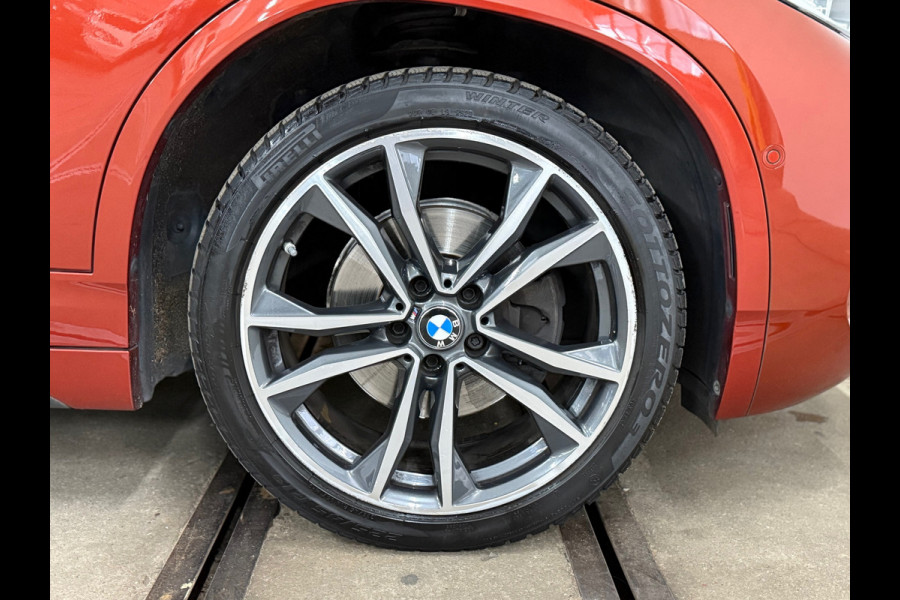 BMW X2 SDrive18i High Executive | M-Pakket | Pano | HUD | 19' inch | Alcantara | Navigatie | LED
