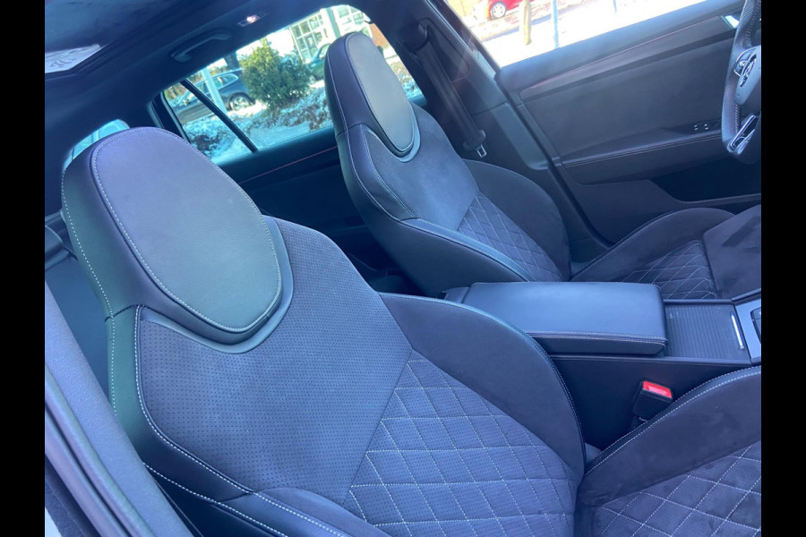 Škoda Superb Combi 1.5TSI RS-SPORTLINE/PANO/MAXTON/VIRTUAL