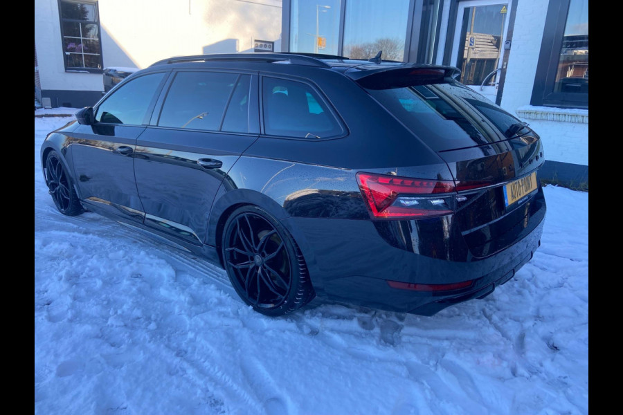 Škoda Superb Combi 1.5TSI RS-SPORTLINE/PANO/MAXTON/VIRTUAL