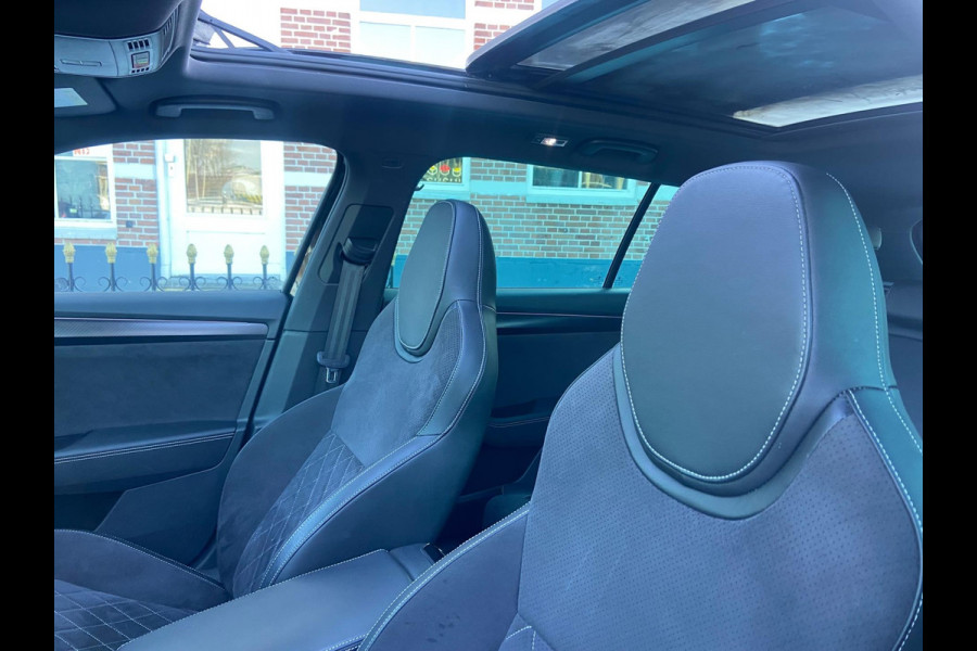 Škoda Superb Combi 1.5TSI RS-SPORTLINE/PANO/MAXTON/VIRTUAL