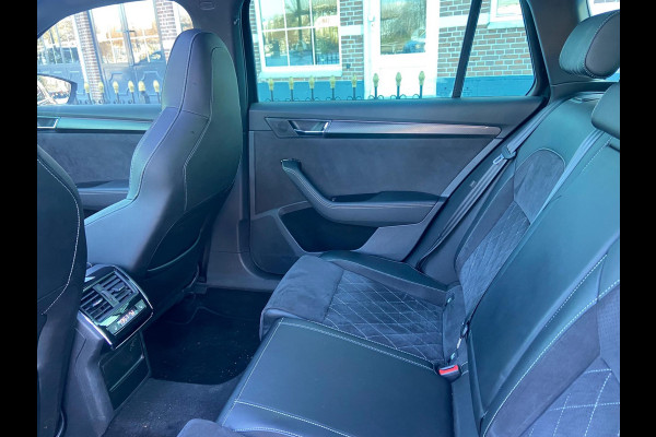 Škoda Superb Combi 1.5TSI RS-SPORTLINE/PANO/MAXTON/VIRTUAL