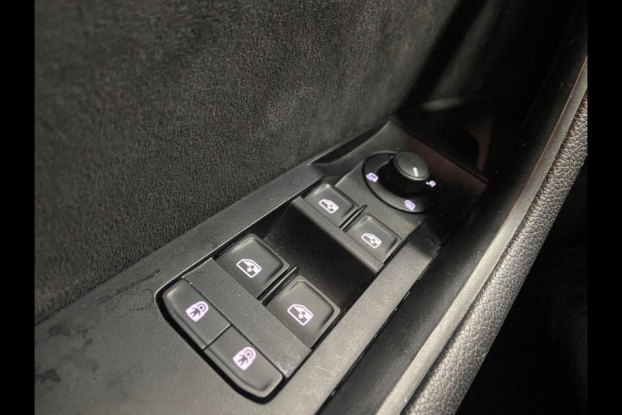 Škoda Superb Combi 1.5TSI RS-SPORTLINE/PANO/MAXTON/VIRTUAL