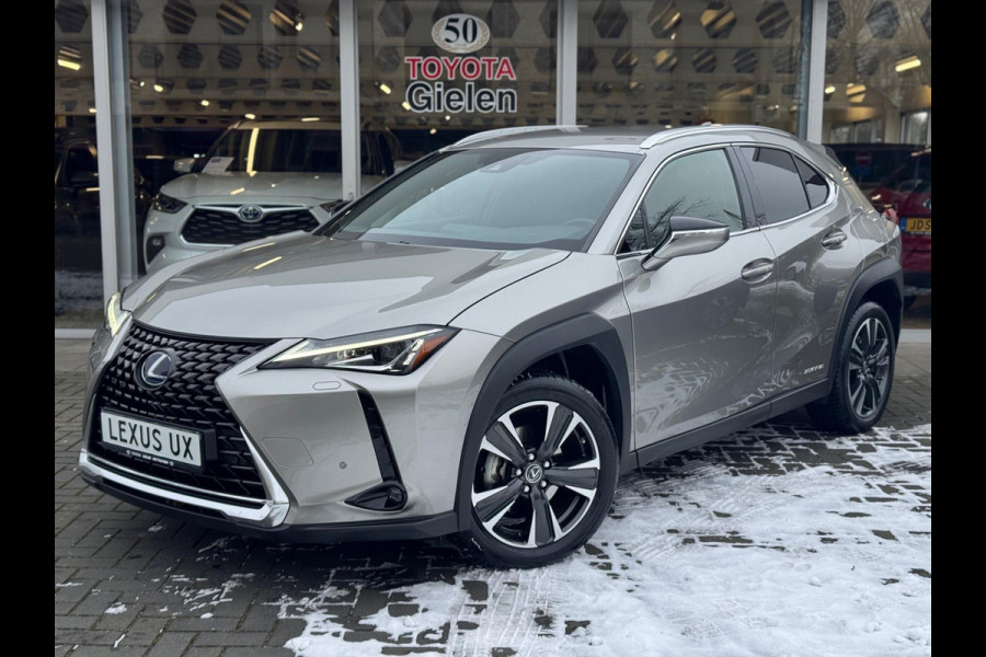 Lexus UX 250h Preference Line | Dodehoekherkenning, 18 inch, Stoel + Stuurverwarming, Parkeersensoren, Apple CarPlay/Android Auto