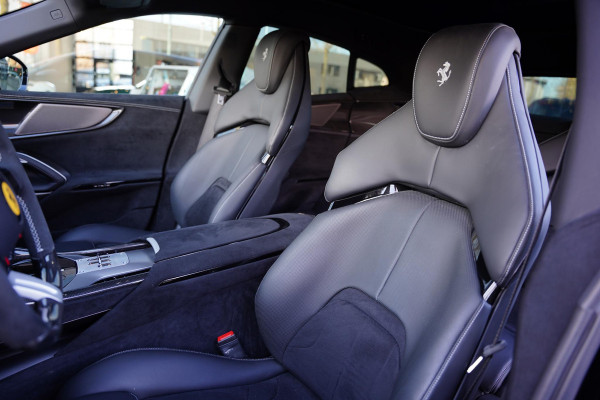 Ferrari Purosangue 6.5 V12