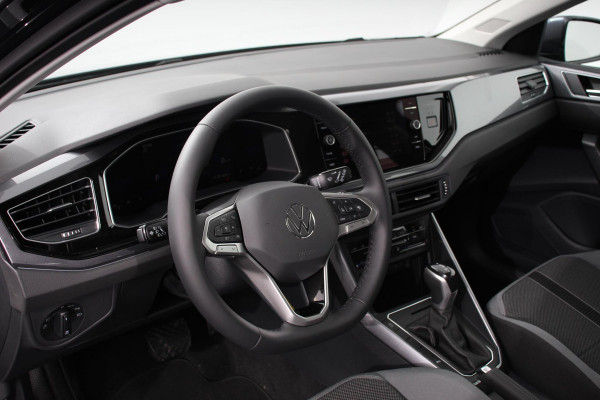 Volkswagen Polo 1.0 TSI DSG Style | Navigatie | Climate Control | Cruise control adaptive | Parkeer sensoren | Led | Dab | Lichtmetalen Velgen | Digitale Cockpit